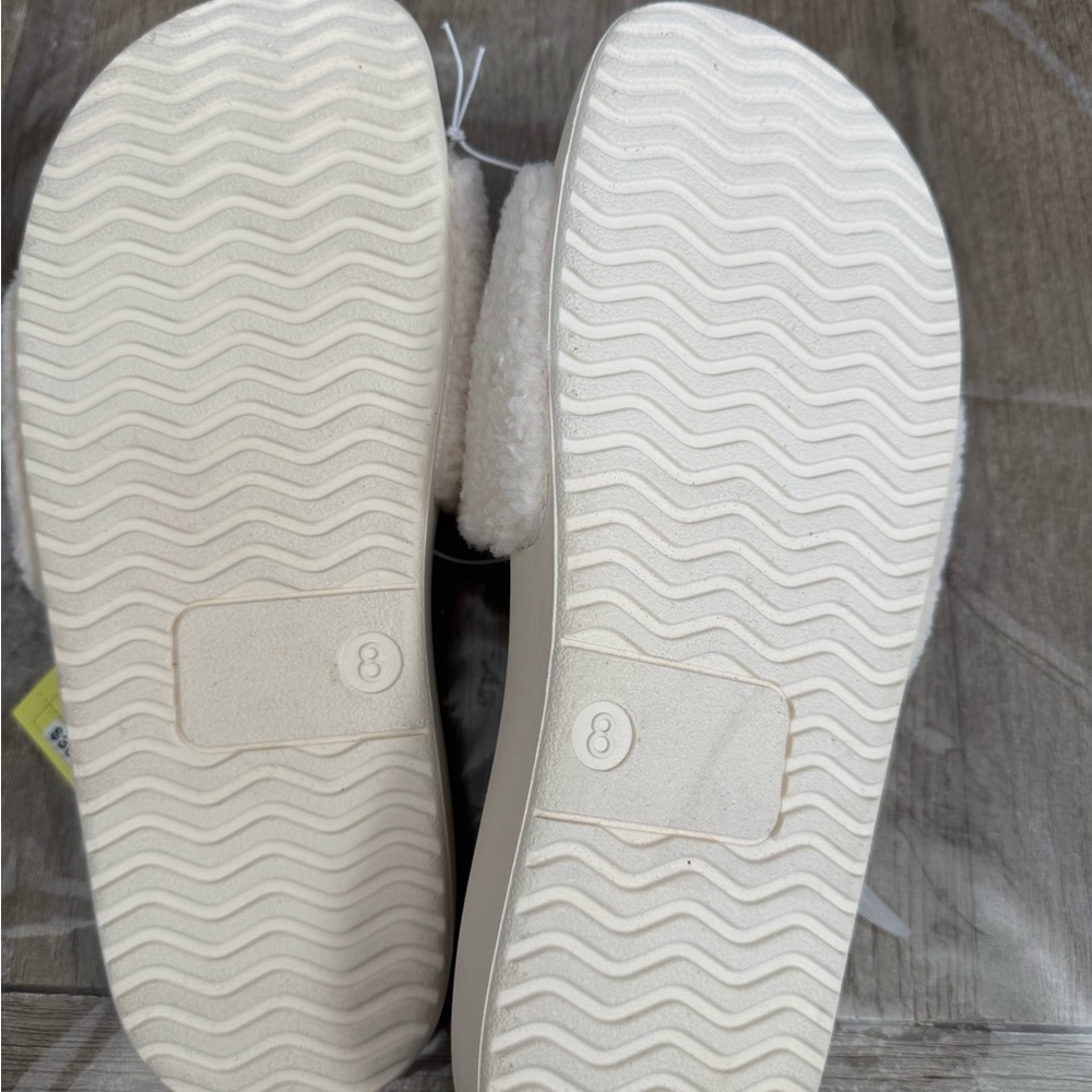 All in motion slip ons size 8 NWT - Picture 3 of 5